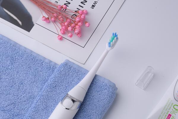 電動(dòng)牙刷有沒(méi)有必要買正版？不好的電動(dòng)牙刷對(duì)牙齒危害多多！