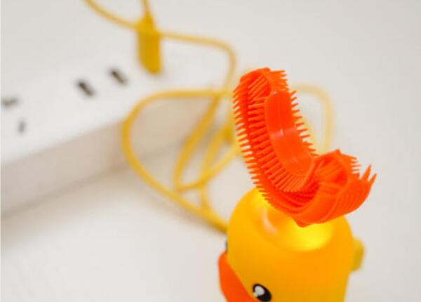 小孩電動牙刷u型牙刷怎么充電？u型牙刷的充電指南介紹